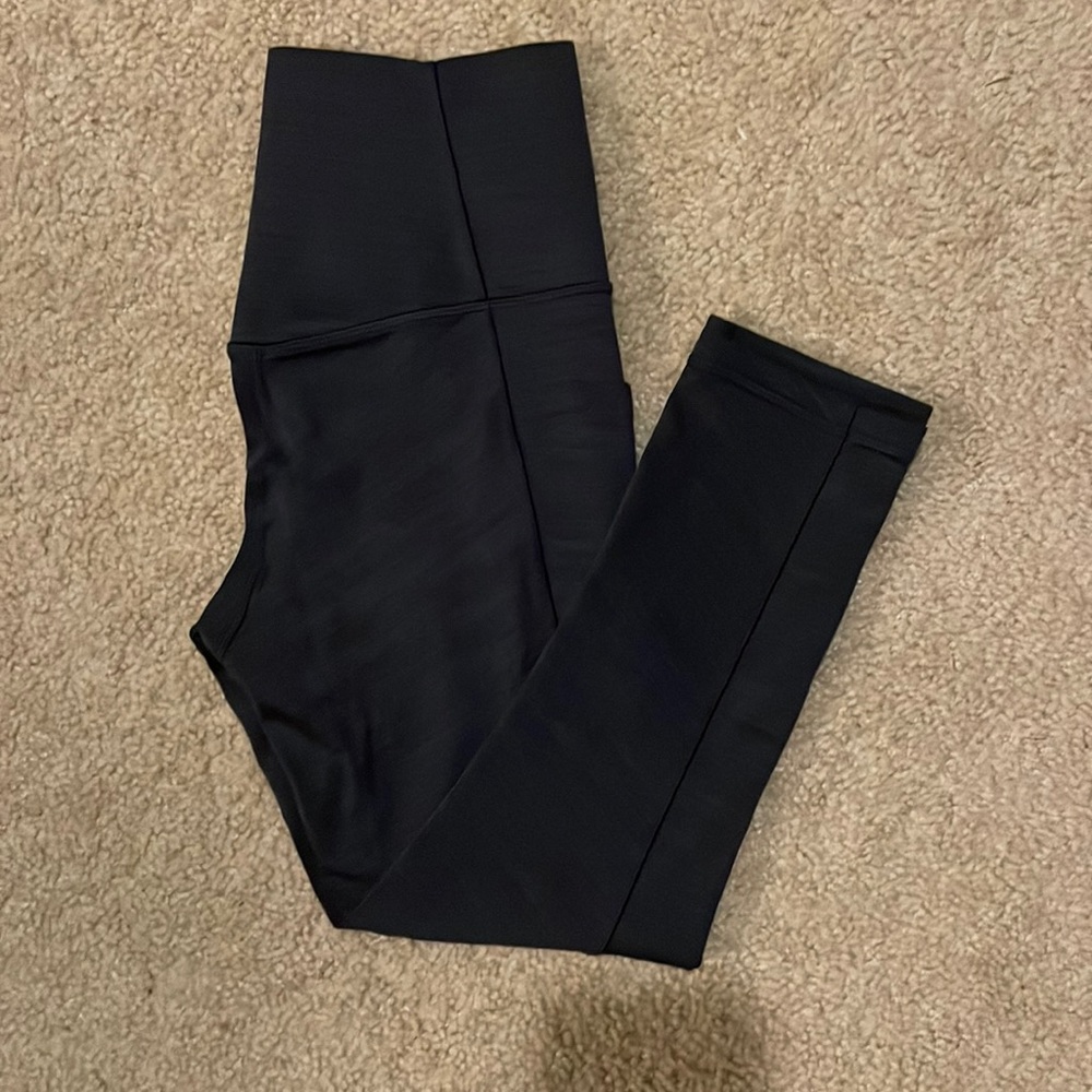 Athleta Salutation Stash Crop Legging